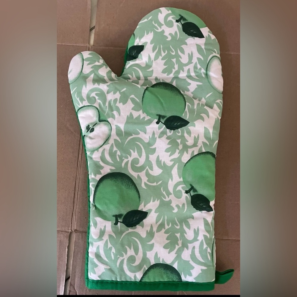 Smart Home Green Apple Oven Mitt